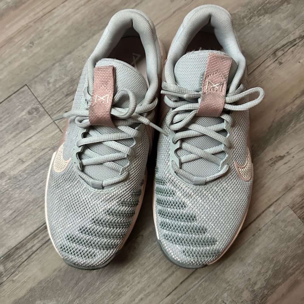 Nike Metcon 9 - Size 7